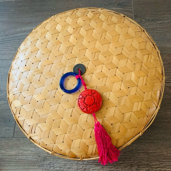 Handwoven basket - Picture 3 of 12